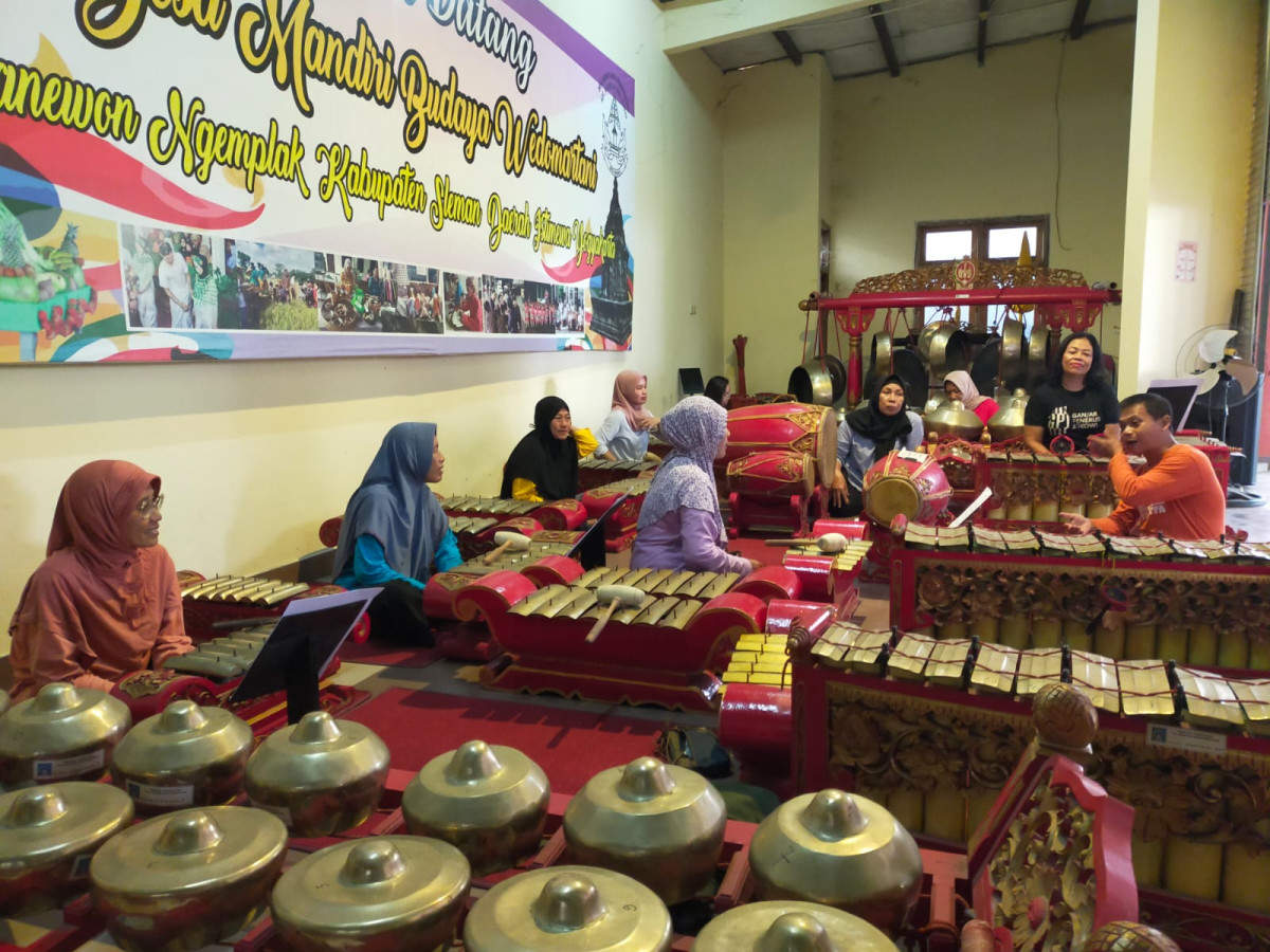 Latihan Karawitan Prima Laras - Kal Wedomartani