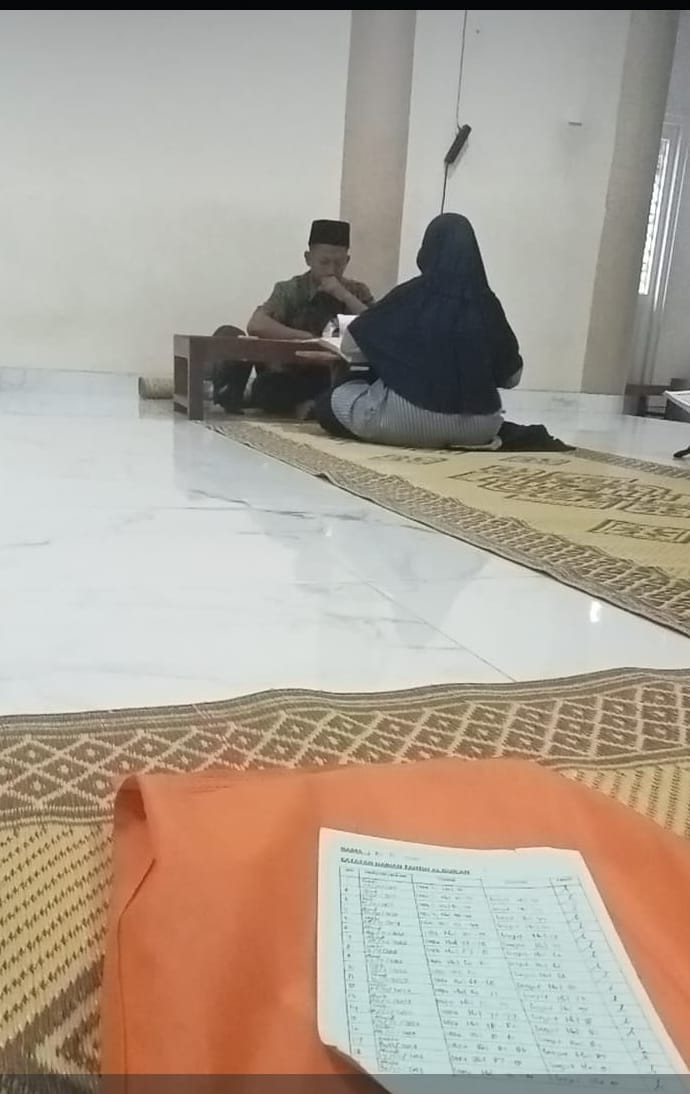 Belajar metode Tahsin Klmpok pengajian Ibu2 warga Krajan