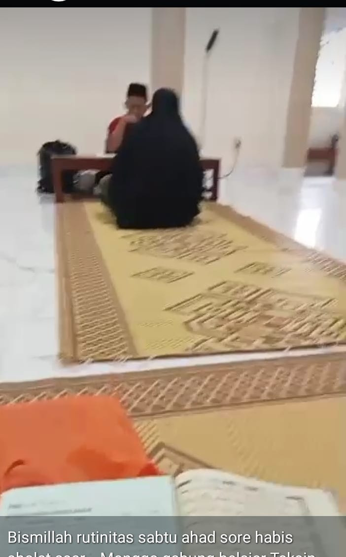 Belajar metode Tahsin Klmpok pengajian Ibu2 warga Krajan