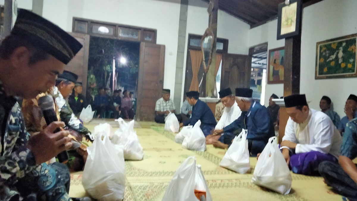 Tahlil tujub harian uranv meninggal