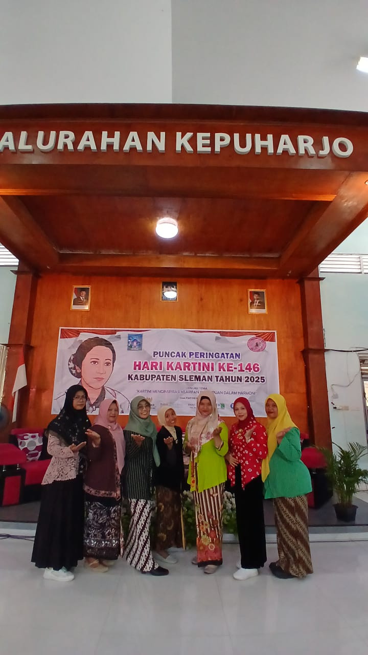 Kader padukuhan Bakungan serta perwakilan desa prima Wedomartani mengikuti acara Hari Kartini kab Sleman