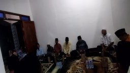 sambutan dari bapak dukuh ,mengucapkan terimakasih atas kedatangan bapak ibu dalam acara rutinan malam senin pahing