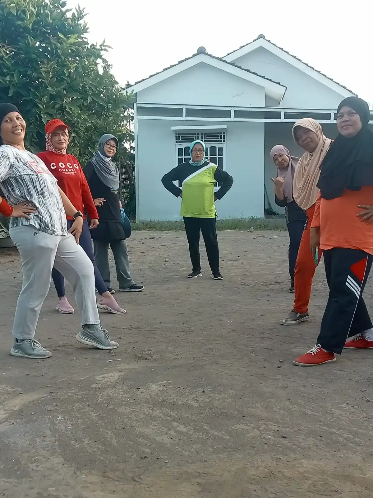 Senam sehat seneng ibu ibu padukuhan Bakungan