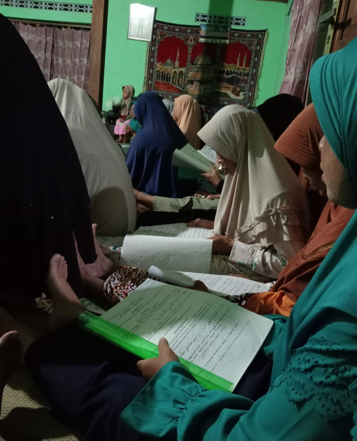 Yasinan Ibu2 Rutin Malam Jumat di Padukuhan Ceper