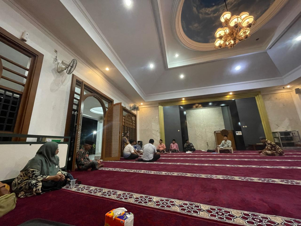 Rapat rutin dan evaluasi takmir masjid an nuur di padukuhan blotan
