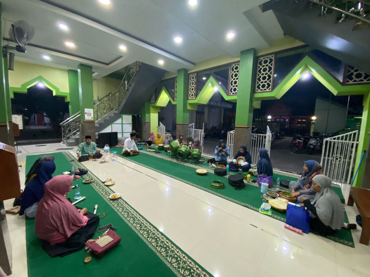 Latihan Rutin Hadroh Asy Syifaul Husna Padukuhan Malangrejo