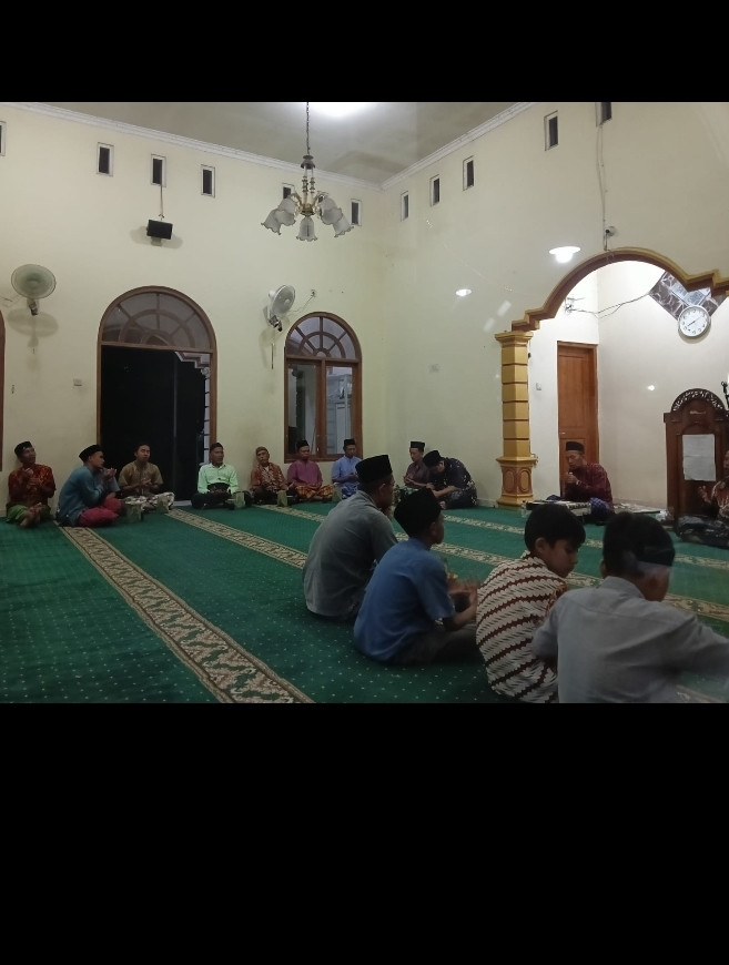 Pengajian rutin malam minggu legi warga Gondanglegi