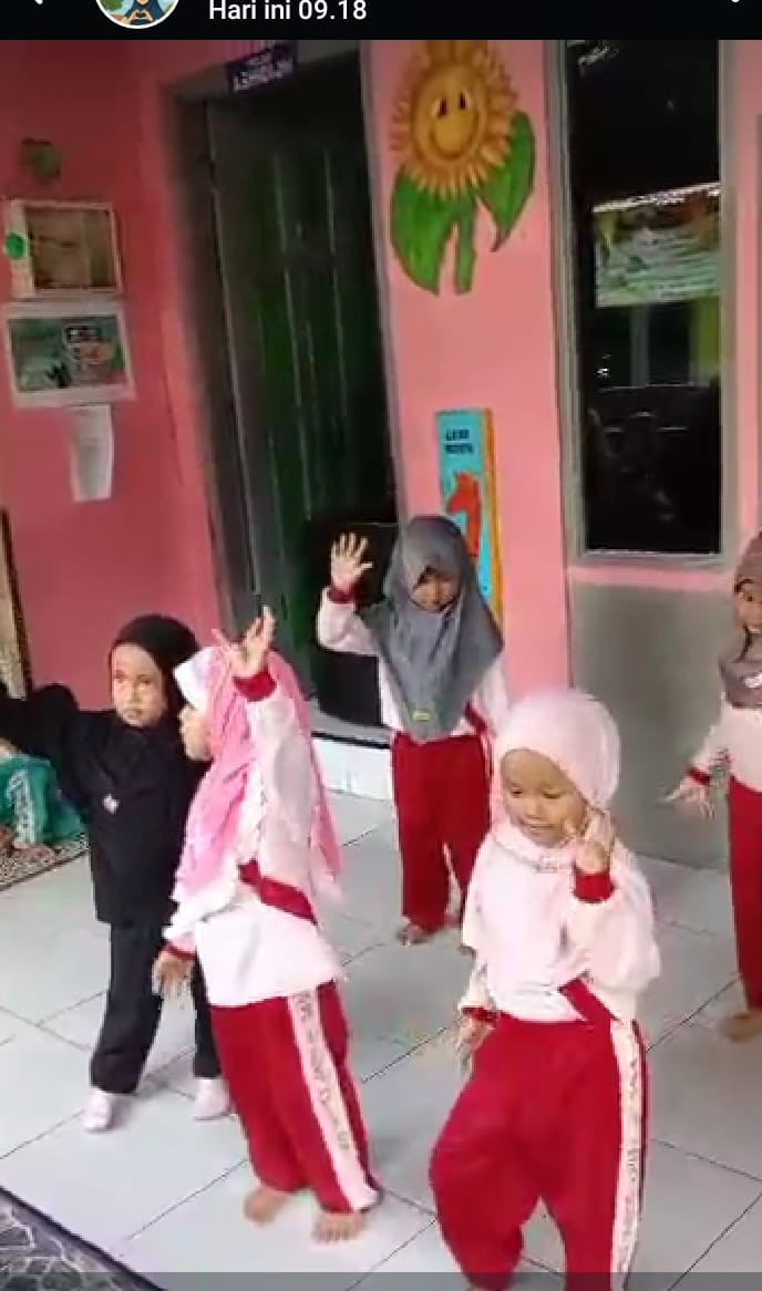 Kegiatan senam Rutin oleh anak2 PAUD Insan dua Krajan