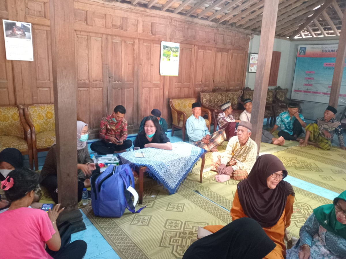 Pemeriksaan dan Konsultasi Kesehatan Lansia Oleh Puskesmas Ngemplak 2 Di Padukuhan Pokoh