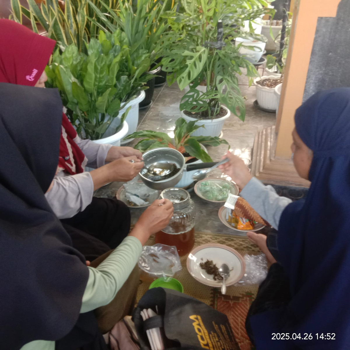 Praktek membikin teh kombuca