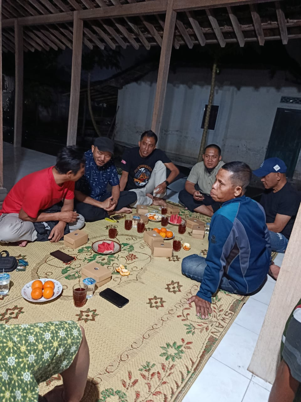 PERTEMUAN BAPAK2 RT 04 MALANGREJO