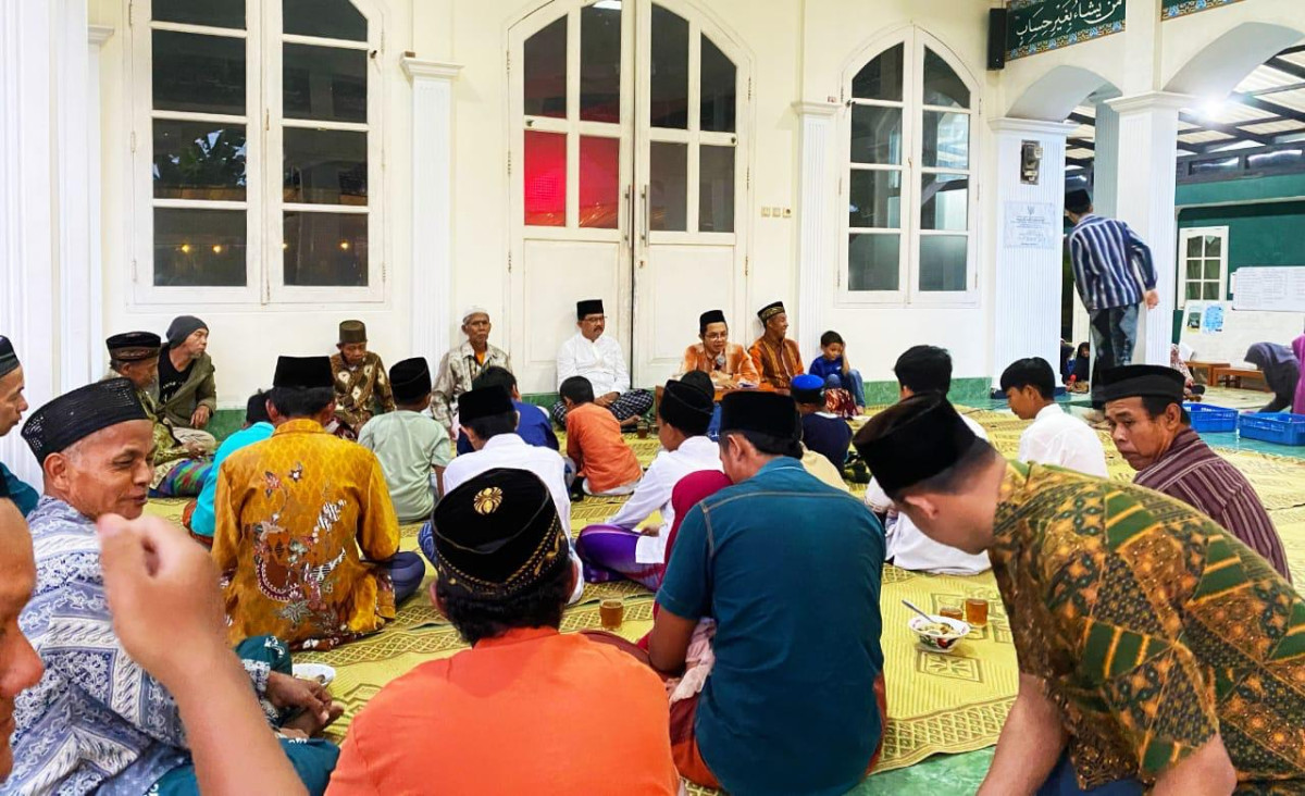 MAUIDZOH HASANAH MENJELANG BUKA PUASA BERSAMA DI PADUKUHAN BLOTAN