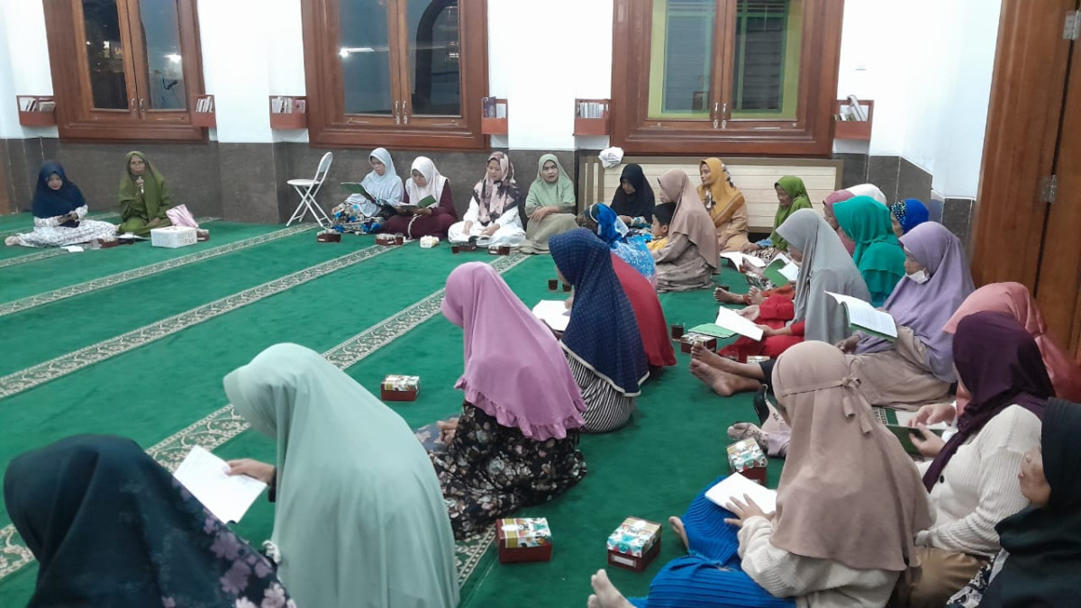 Kegiatan pengajian majlis taklim Khadijah di masjid Al Muttaqien Jetis wedomartani