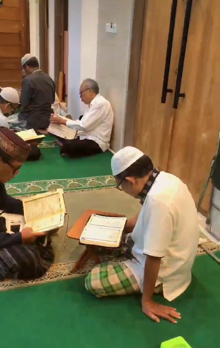 Tadarus Al quran oleh  warga perum jambusari krajan