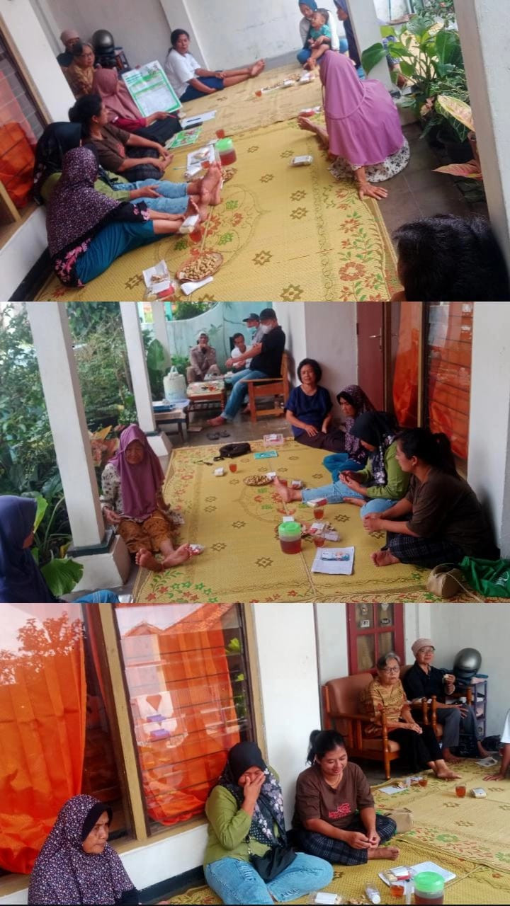 Kegiatan kumpulan PKH di rumah bapak Antonius Bambang putra di jetis wedomartani