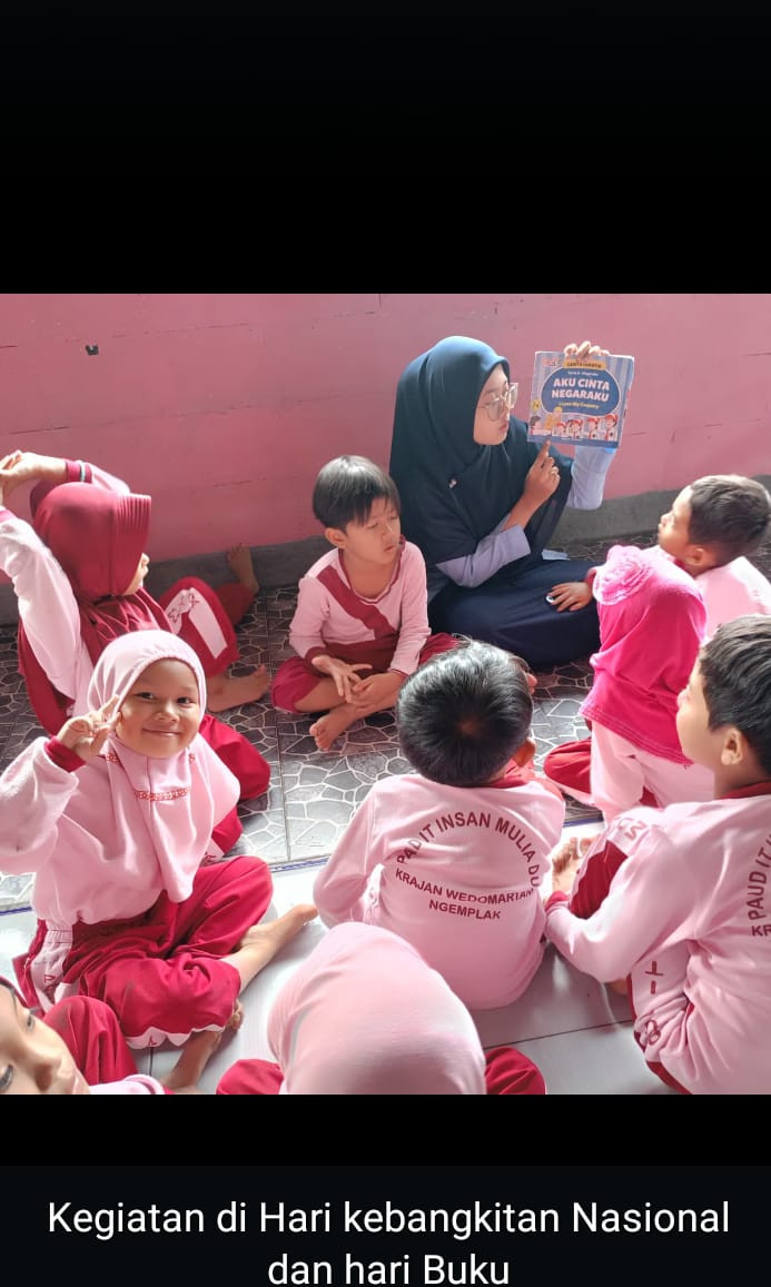 Memperingati Hari Buku oleh anak2 Paud Insan mulia 2 Krajan