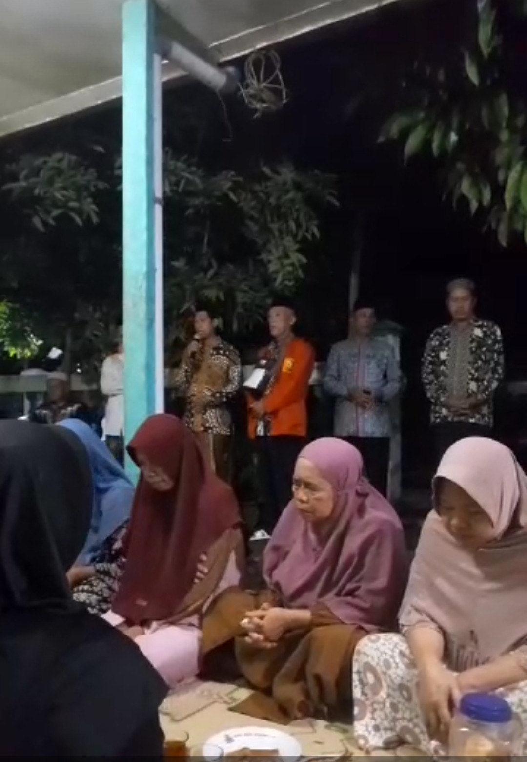 Kegiatan tahlilan 40hari ALM BPK Sumitro di gebang jetis wedomartani