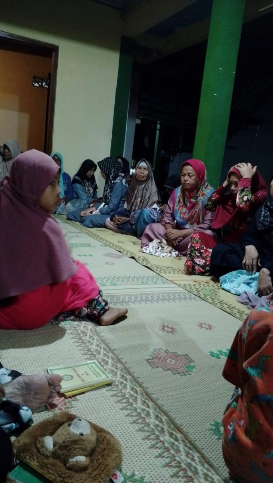 Kegiatan: waosan kalimah toyibah tahlil dan surah Yasin RT 03 Malangrejo