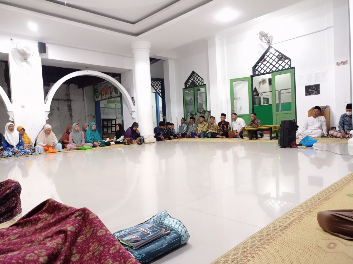 Yasinan rutin malam Jumat dusun Babadan