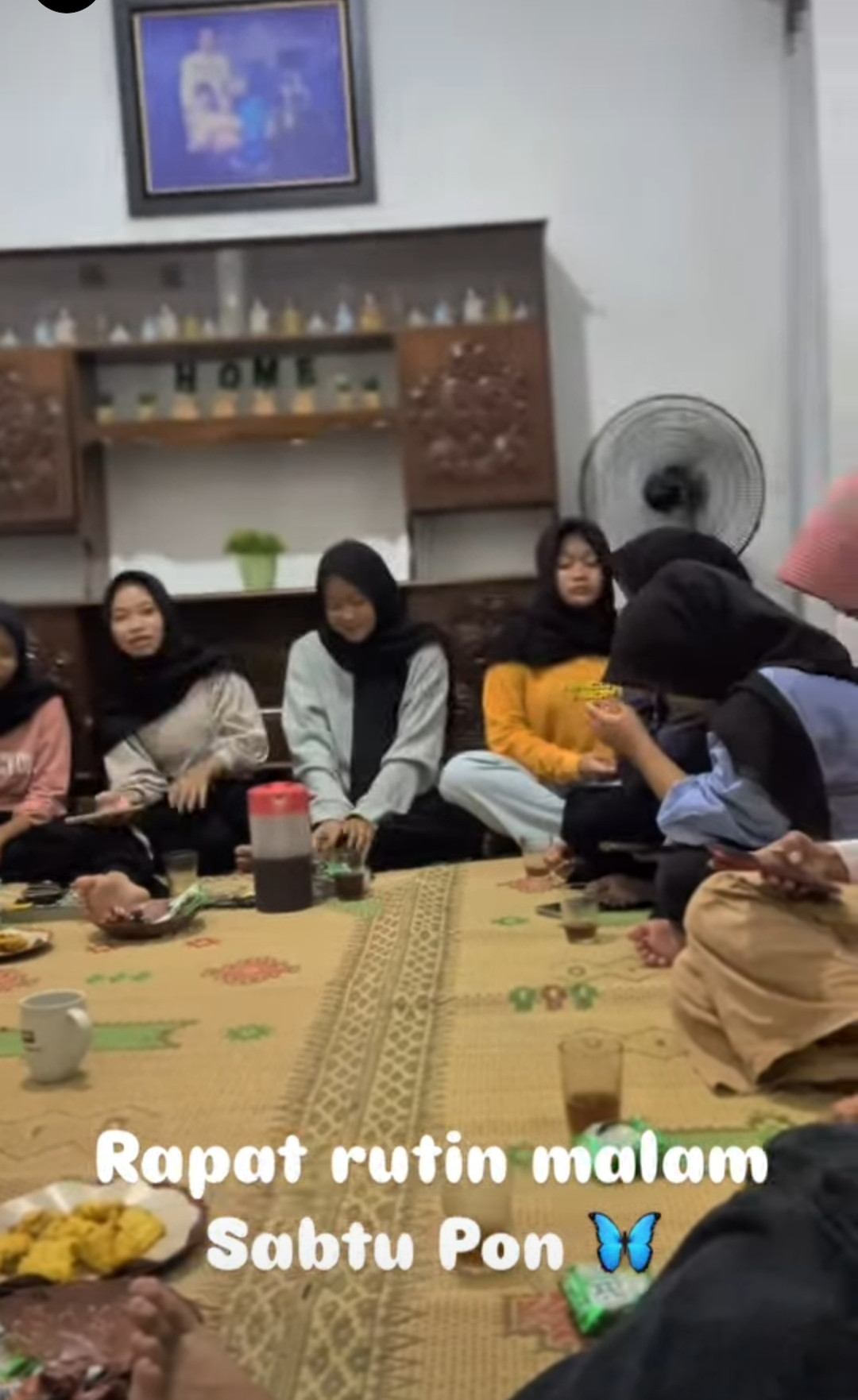 Kegiatan pertemuan rutin Sabtu pon pemuda pemudi gebang bertempat dirumah SDR keefa di gebang jetis wedomartani