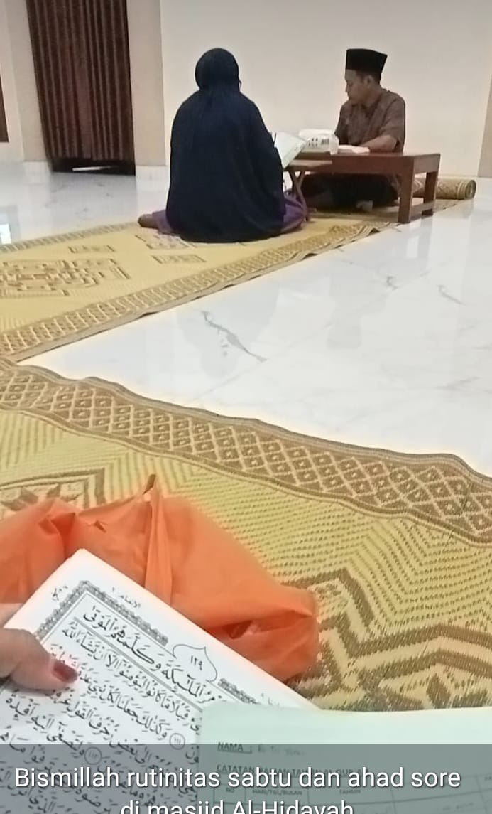 Belajar metode Tahsin Klmpok pengajian Ibu2 warga Krajan