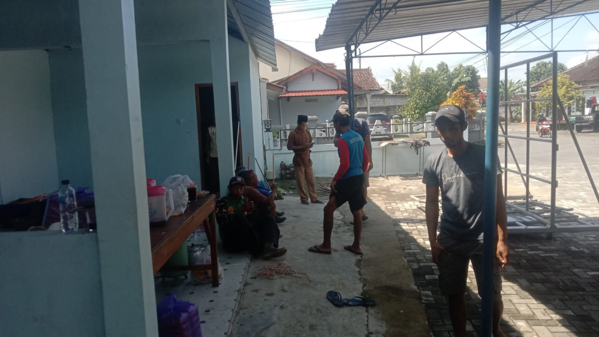 Gotongroyong persiapan hari raya qrban masjid Al Hidayah  saren