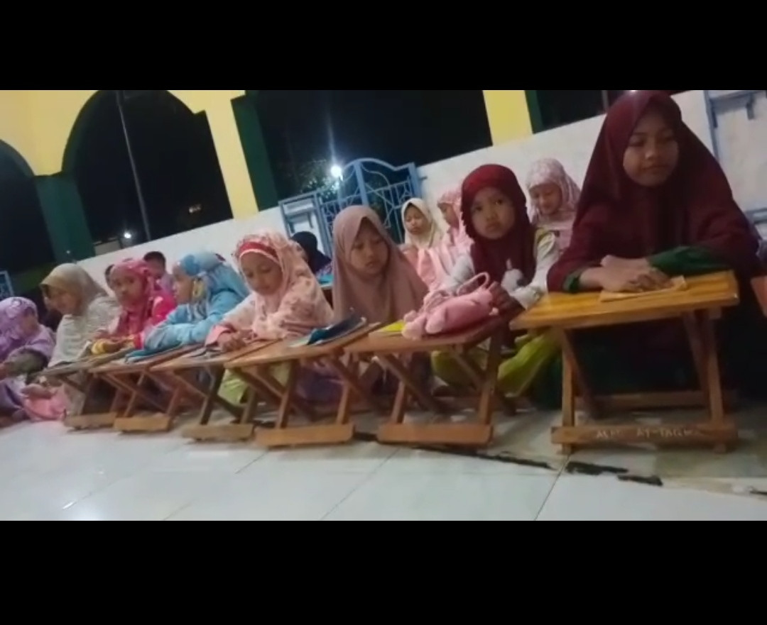 TPA anak anak kecil bakda magrib di masjid bendungan Tegalsari