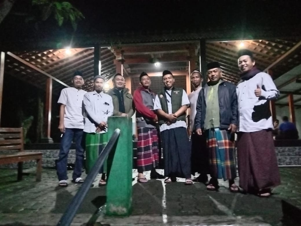 Ziarah makam setiap malam Jumat  bapak bapak   padukuhan Bakungan