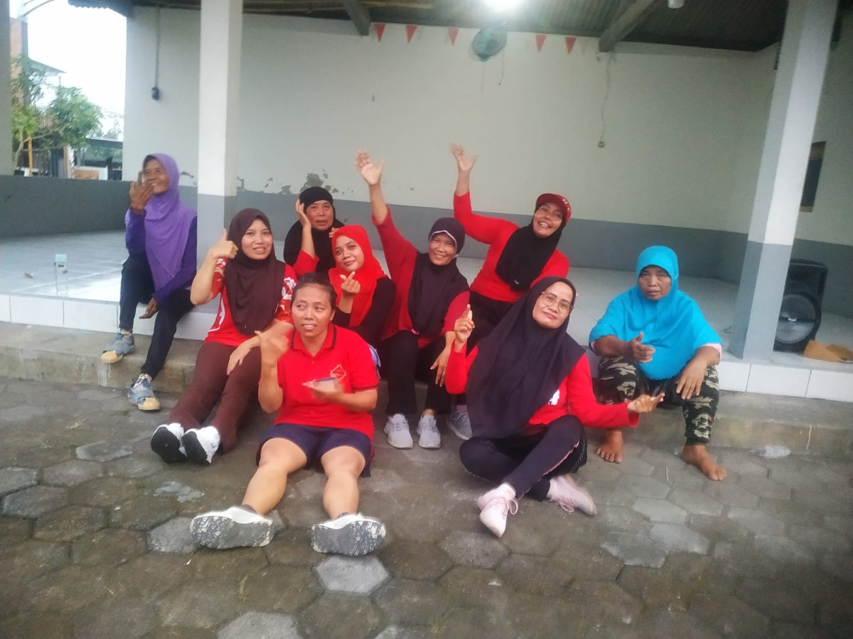 Senam sore Padukuhan Kenayan