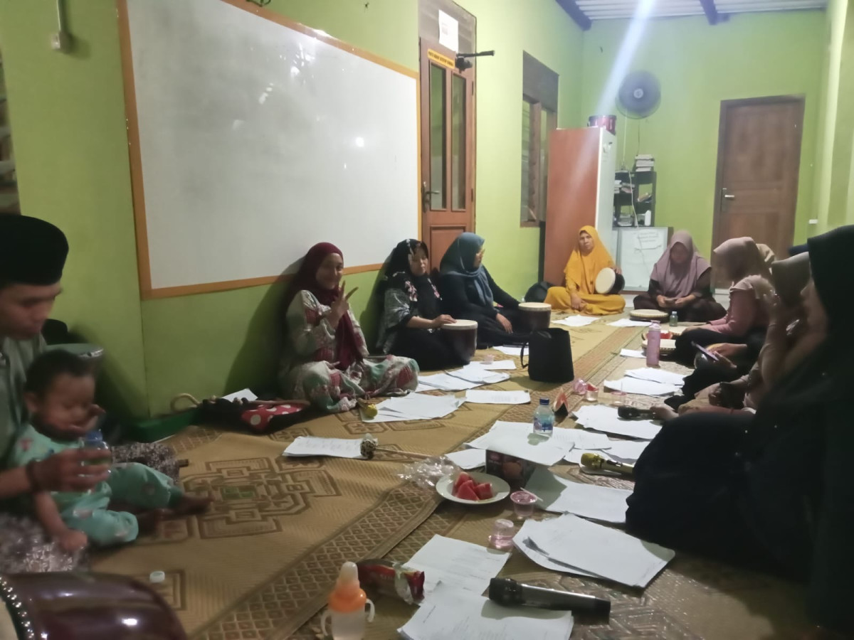 Latihan Hadroh Pad Kenayan RT 05