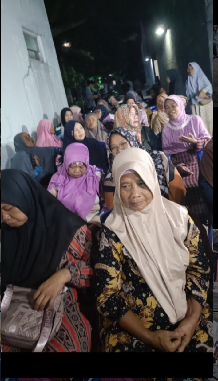 Kegiatan tahlilan hari ke 2 meninggalnya ALM BPK kurdiyanto di gebang RT 06 RW 044 Jetis wedomartani