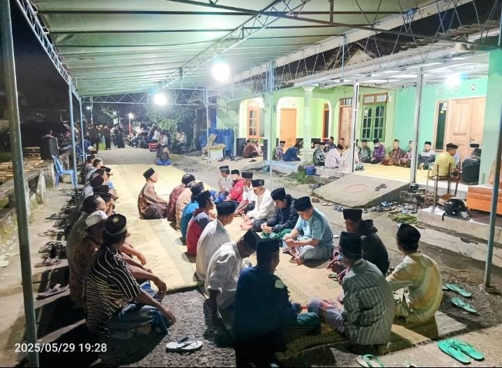 Tahlil nemoeringati 1000 hr meninggalnta ibu Juwariyah rg 01 padukuhan Tonggalan