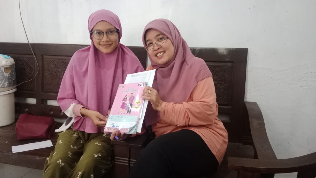 Kunjungan rumah ibu hamil oleh kader padukuhan Tonggalan