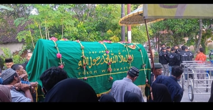 Upacara Pemberangkatan Jenazah Warga RT 01 Pokoh