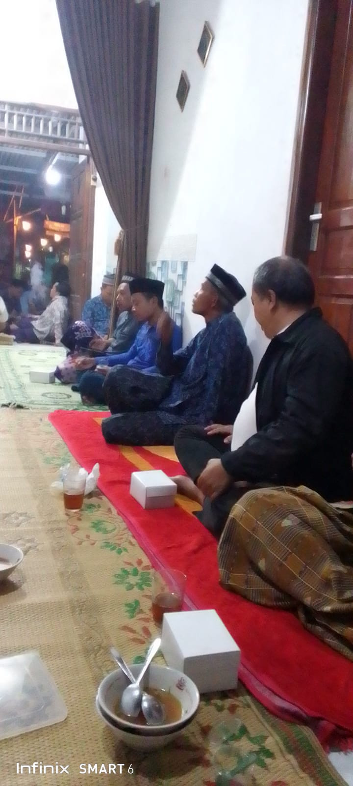 Pertemuan rutin  malam bapak bapak RT 03 RW 044 dirumah bapak Slamet rohyani gebang jetis Wedomartani