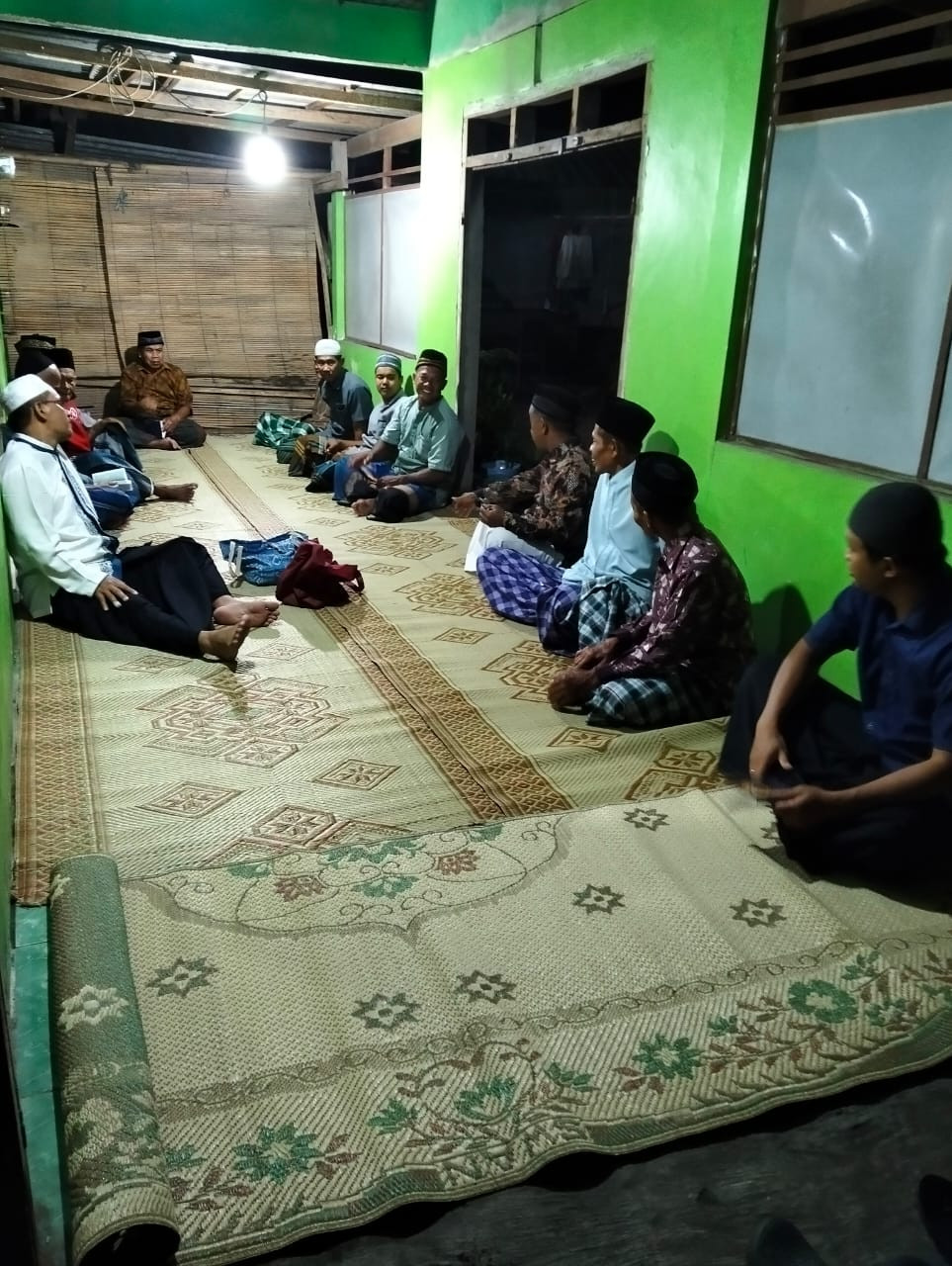 Amalan rutin yasinan bpk2 rw 02 warga gedongan lor