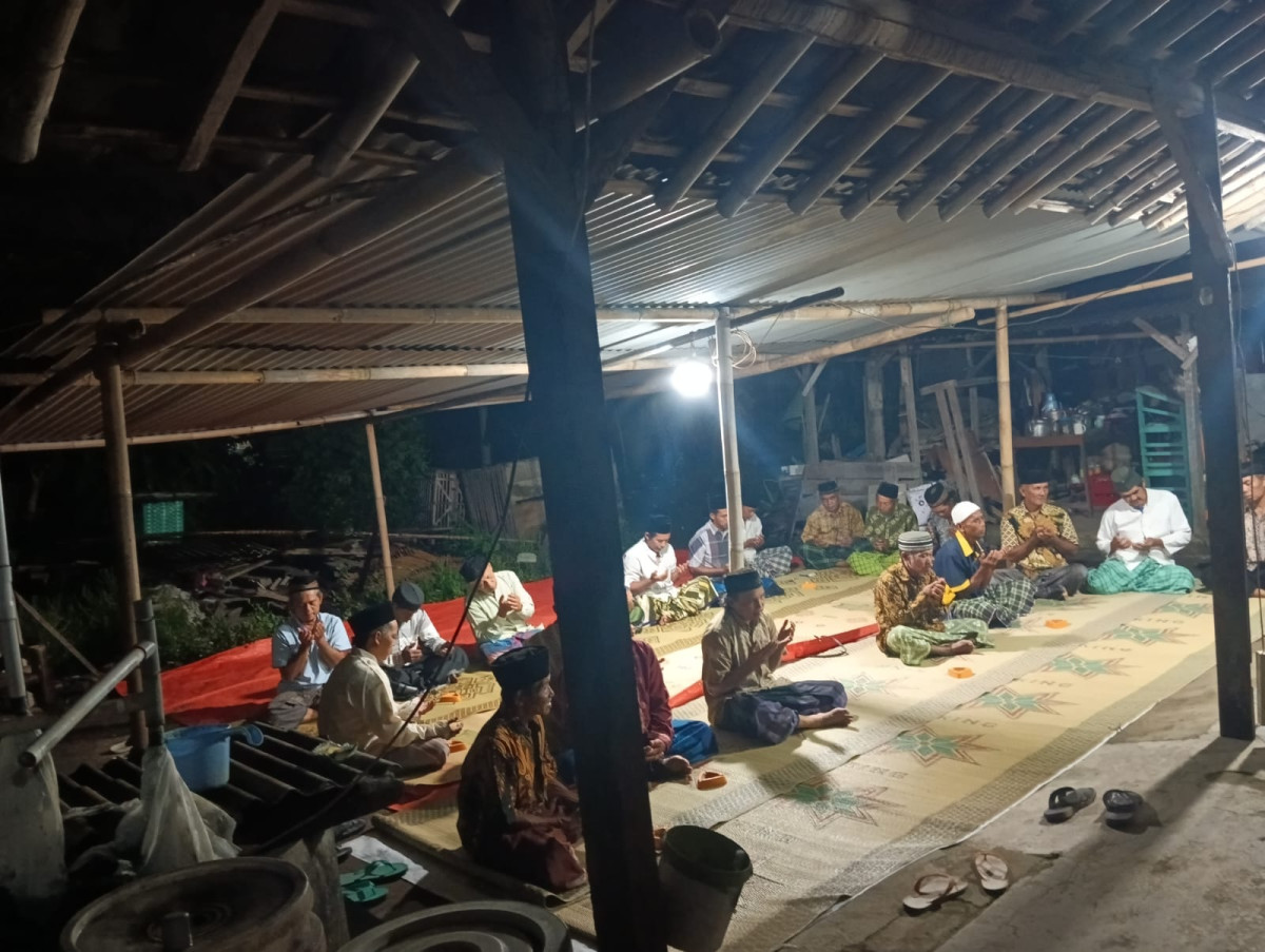 Tahlil dan Dzikir Sripah Hari ke 4 Warga RT 01 Pokoh