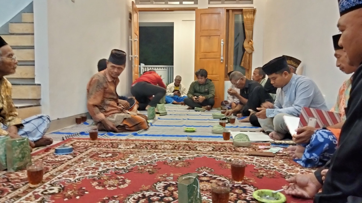 Pertemuan warga RW 14 padukuhan Tonggalan