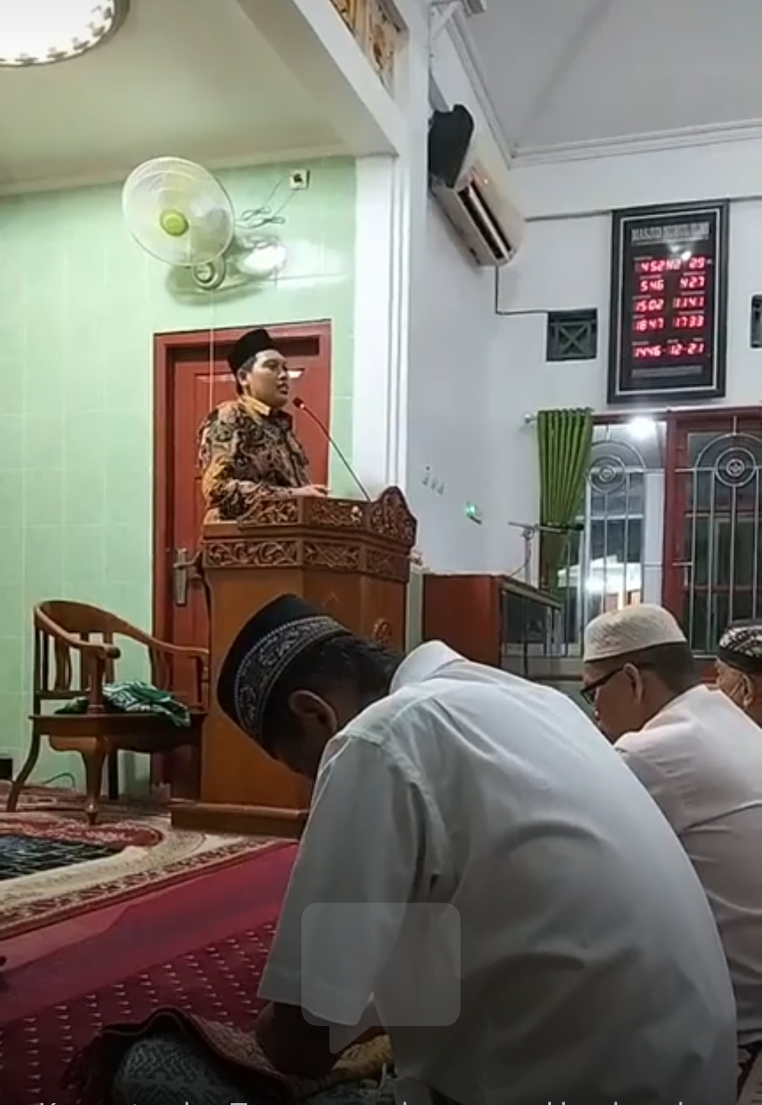 Kegiatan pengajian rutin tiap Ahad pagi di masjid darussalam perum Darussalam Jetis wedomartani