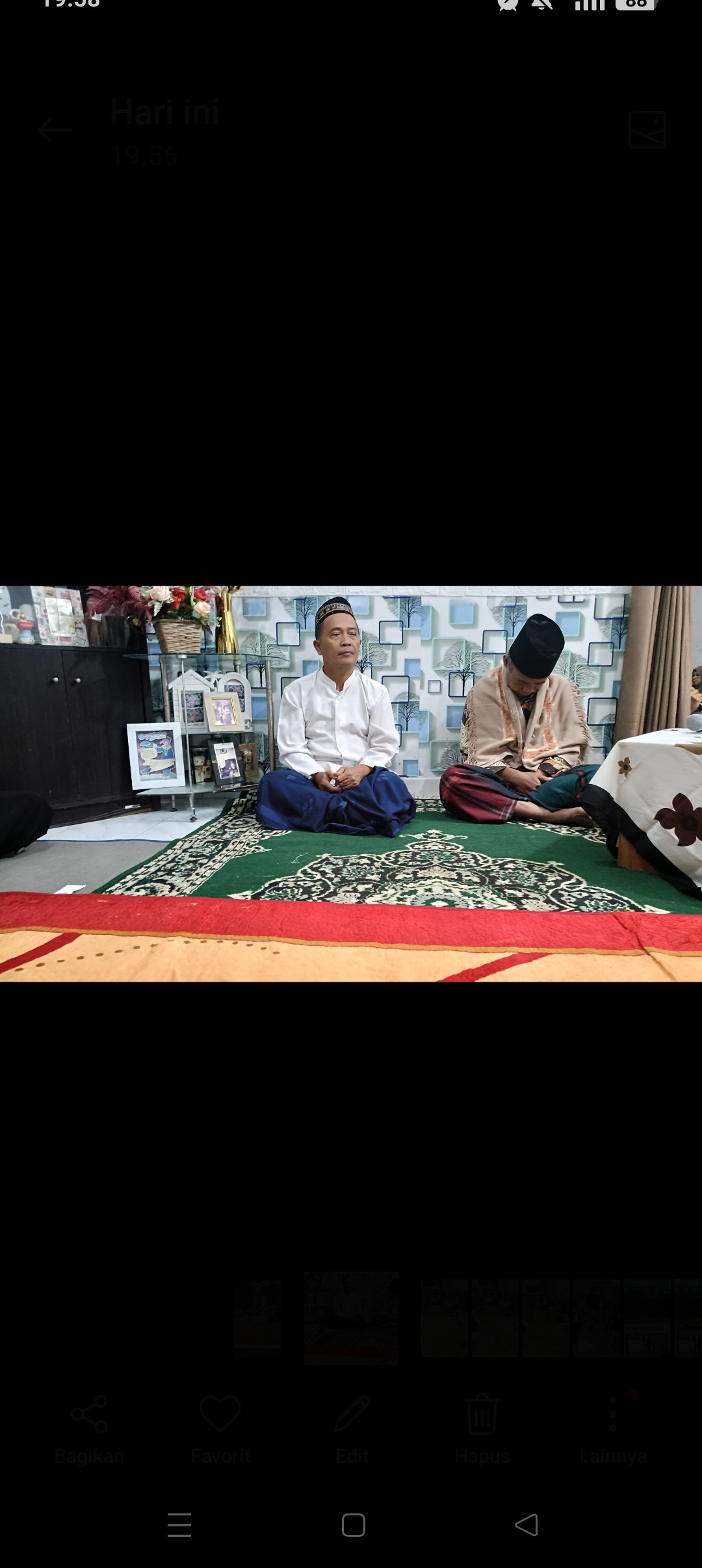 Kegiatan rutin pengajian ibu ibu jamaah  masjid baitul  makmur di rumah ibu ngatiyah gebang jetis wedomartani