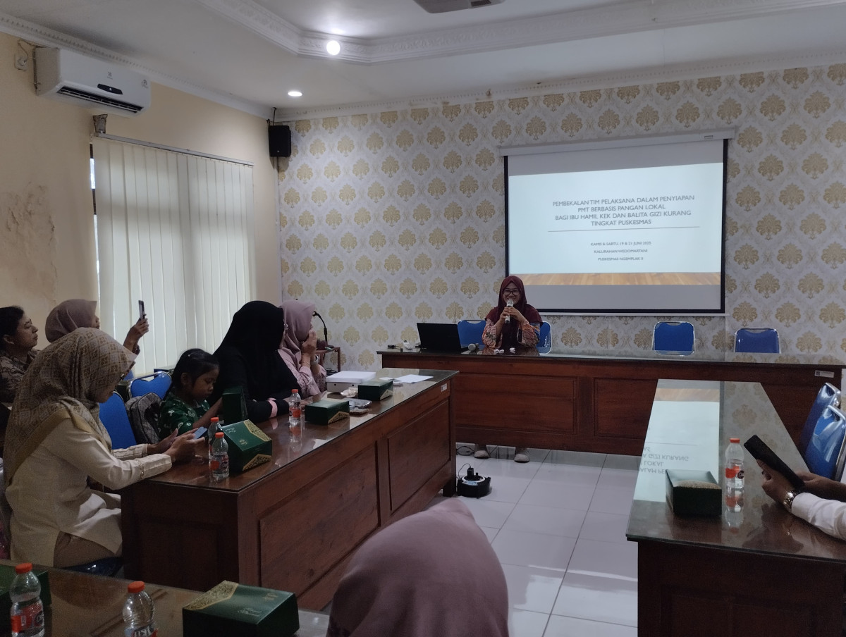 Kader padukuhan Tegalsari menghadiri bimtek PMT lokal