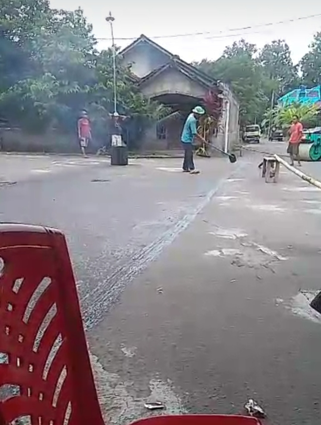 Pengaspalan jalan menuju candi gebang bantuan dari pemerintahan Wedomartani gebang Jetis wedomartani