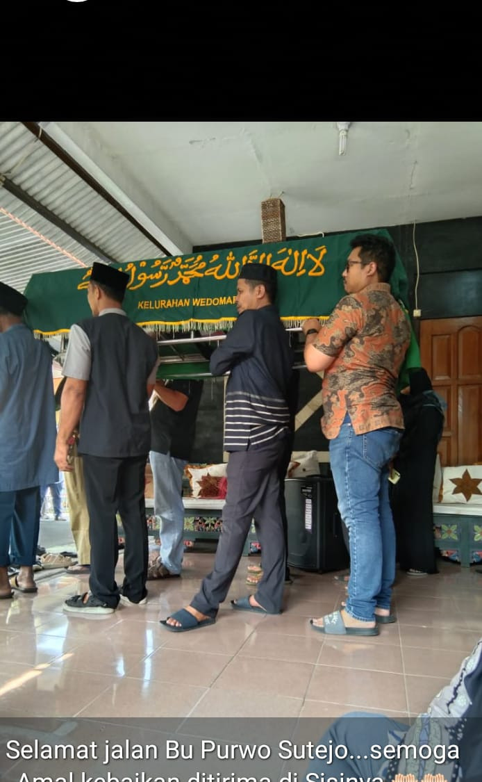Acara Pemakaman Jenazah a.n Ibu purwo warga Krajan