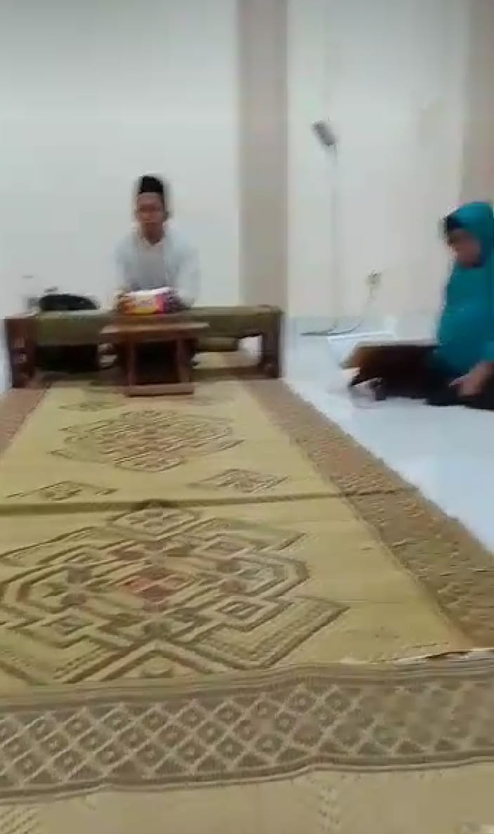 Belajar metode Tahsin Klmpok pengajian Ibu2 warga Krajan
