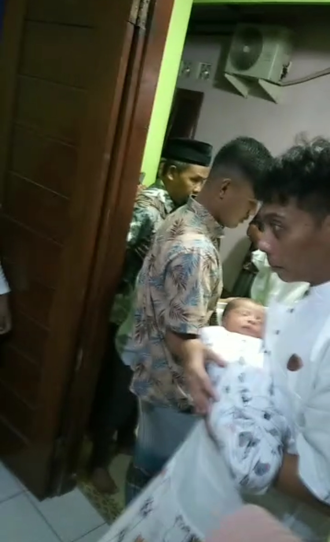 Acara aqiqahan putra dari BPK Rahmad nurbiyantoro dirumah bapak jamadi RT 03 gebang Jetis wedomartani