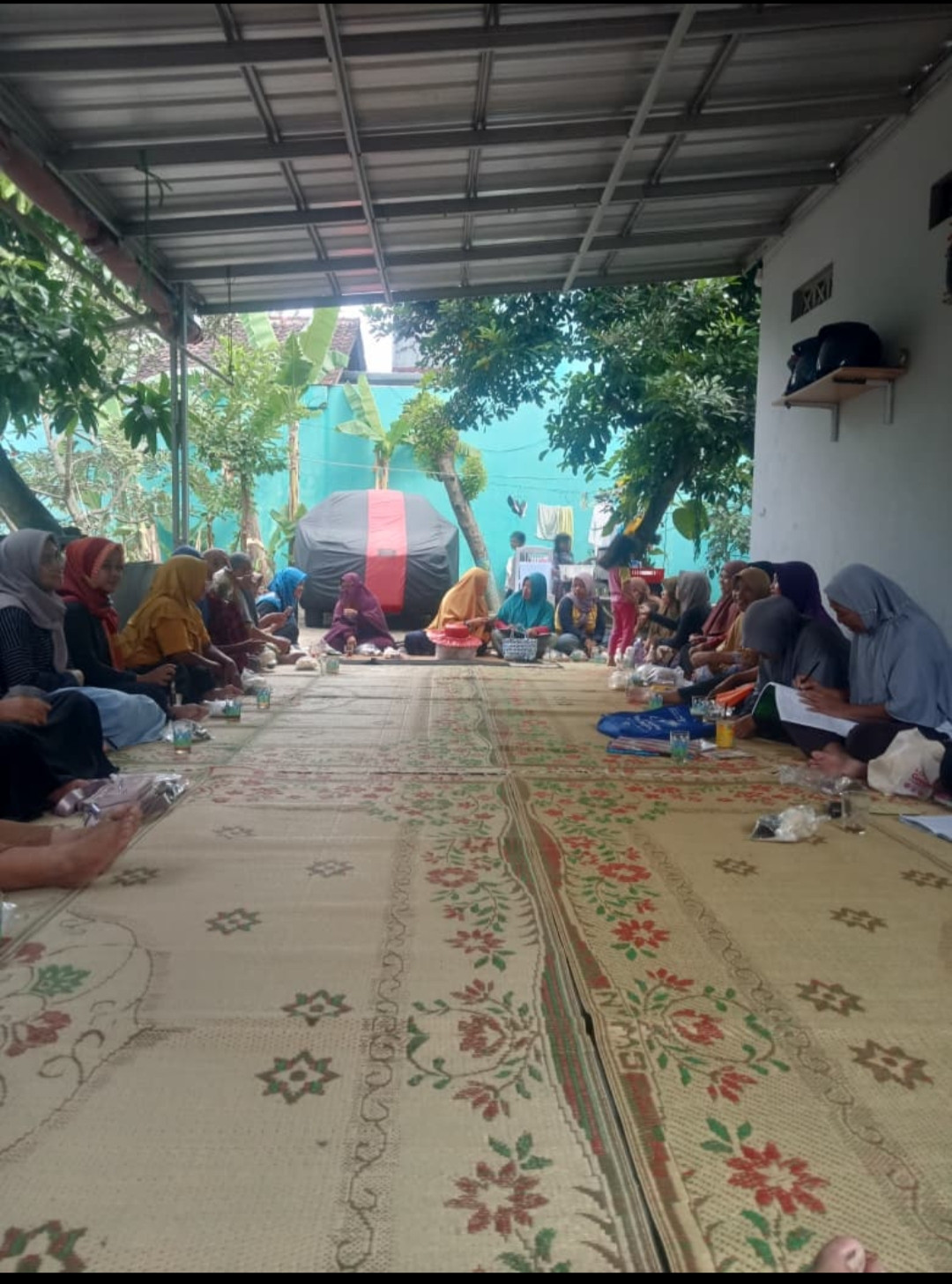 Kumpulan ibu ibu PKK RT 05 dirumah ibu Agus Subandriyo gebang Jetis wedomartani