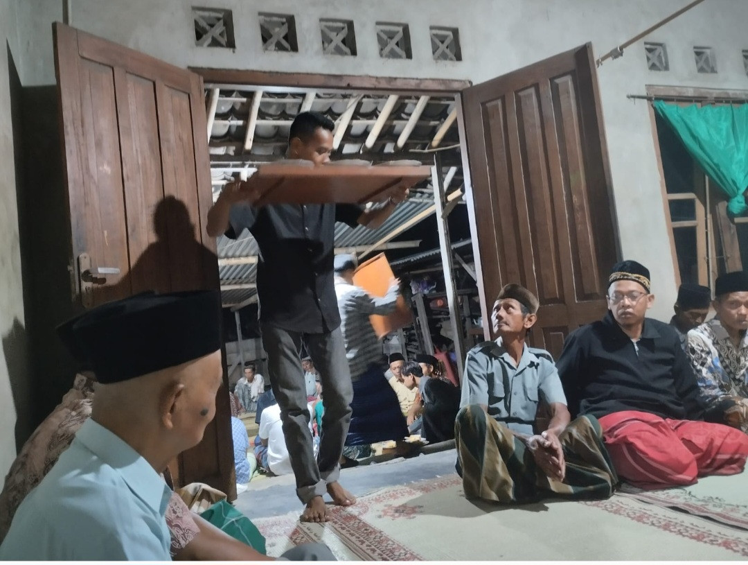 Sinoman Tahlil dan Dzikir Sripah RT 01 Hari 3 Padukuhan Pokoh