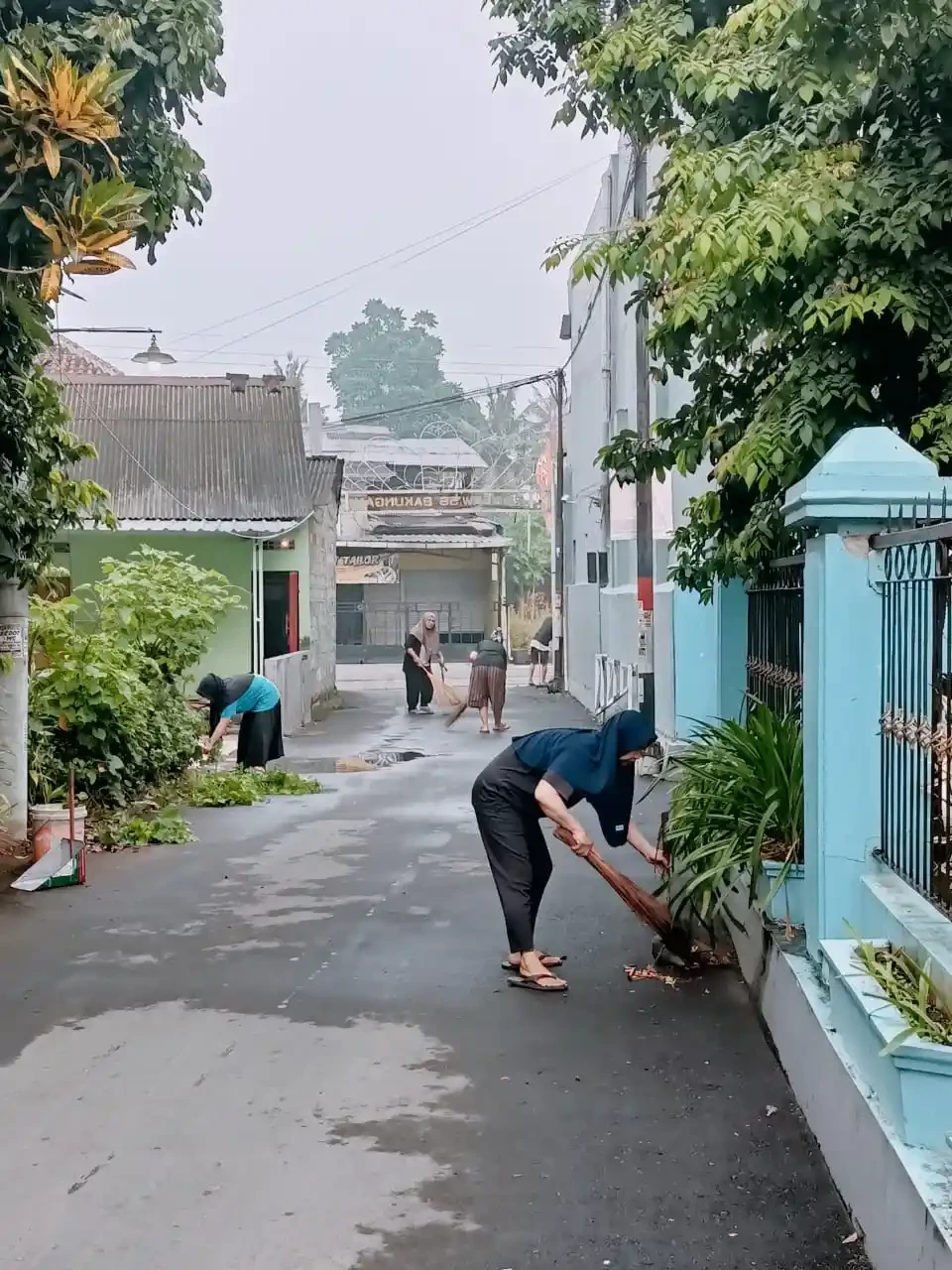 Kerja bakti ibu ibu RT 01.rw 56 Padukuhan Bakungan