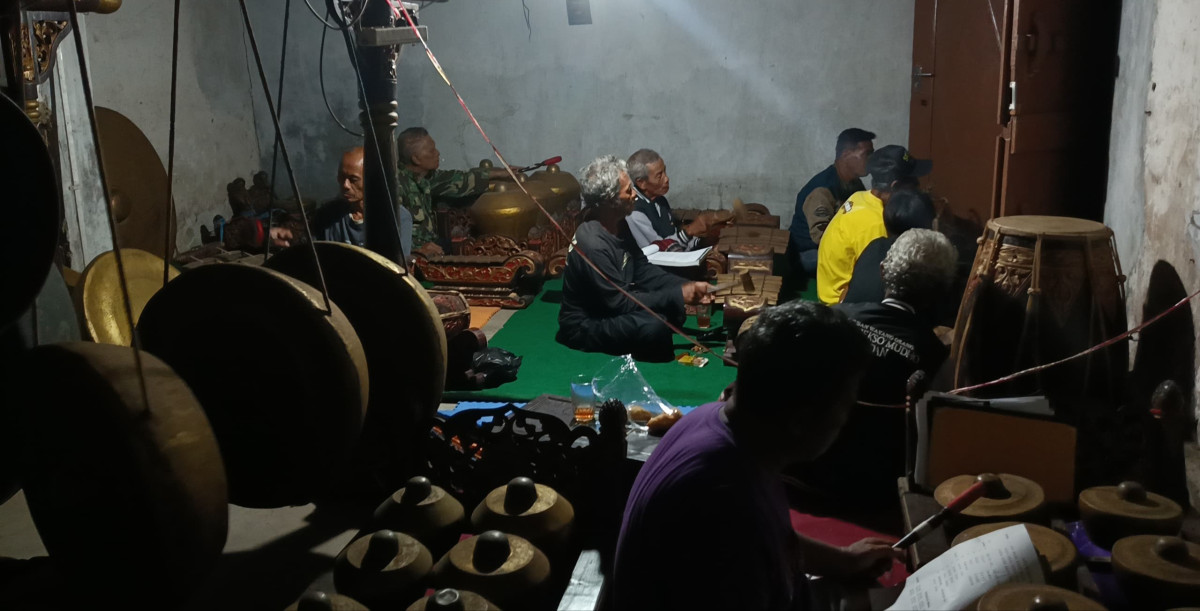 Latihan nggamel wayang wong dusun Babadan