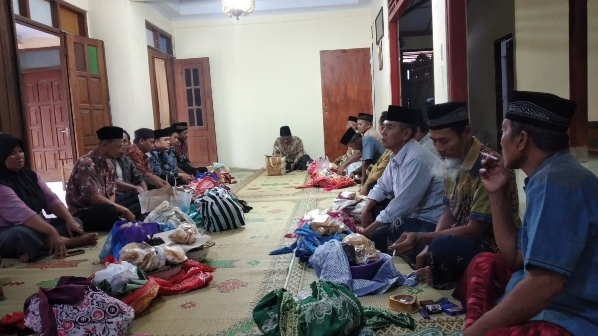 Kenduri Ambengan malam 10 muharrom Rt 04 padukuhan malangrejo